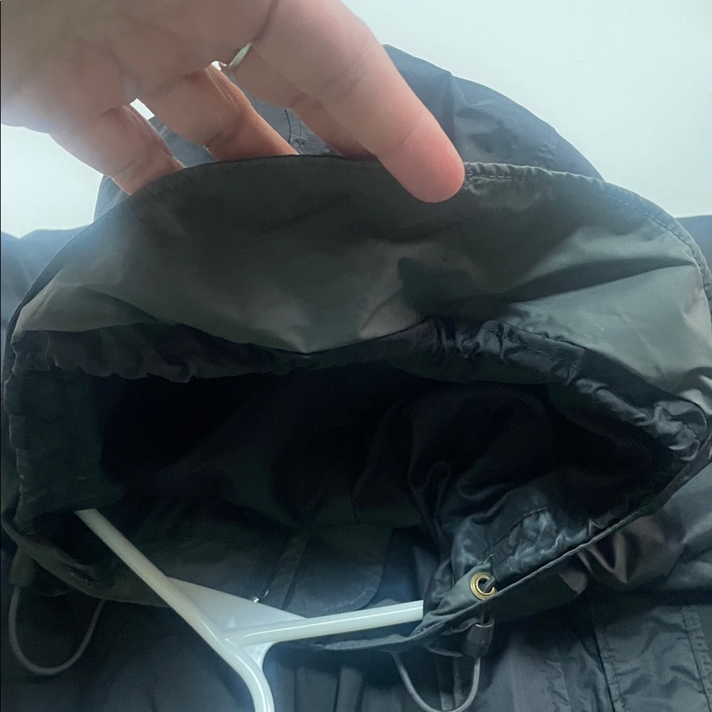 Summer Sale Markdown Columbia Men Black Hooded Raincoat Lgth 28”, Pit to Pit 24” - Picture 7 of 16